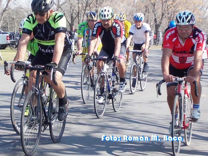 Se corri en San Pedro BA una convocante prueba de ciclismo de