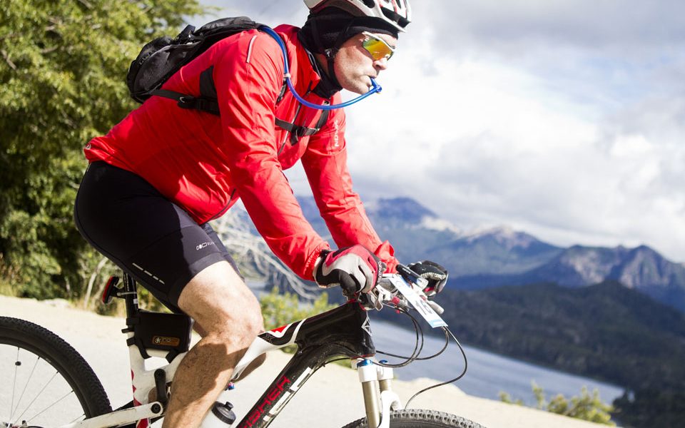 Cómo engrasar la cadena de la bicicleta - Dificultad Baja - Aventura,  Deporte y Naturaleza, Ciclismo de montaña o mountain bike, MTB, BTT,  senderismo, running, viajar, viajes por el mundo Rutas y